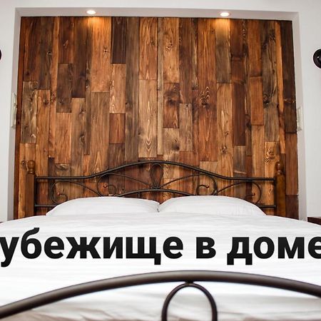 Apartment In The City Center In The House With Atlantes Odesa Exterior photo